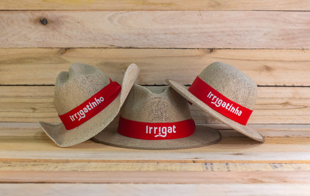 Mundo Irrigat: onde o agro vira identidade, cultura e estilo de vida 1 Chapeis Irrigat adulto e infantil Mundo Irrigat