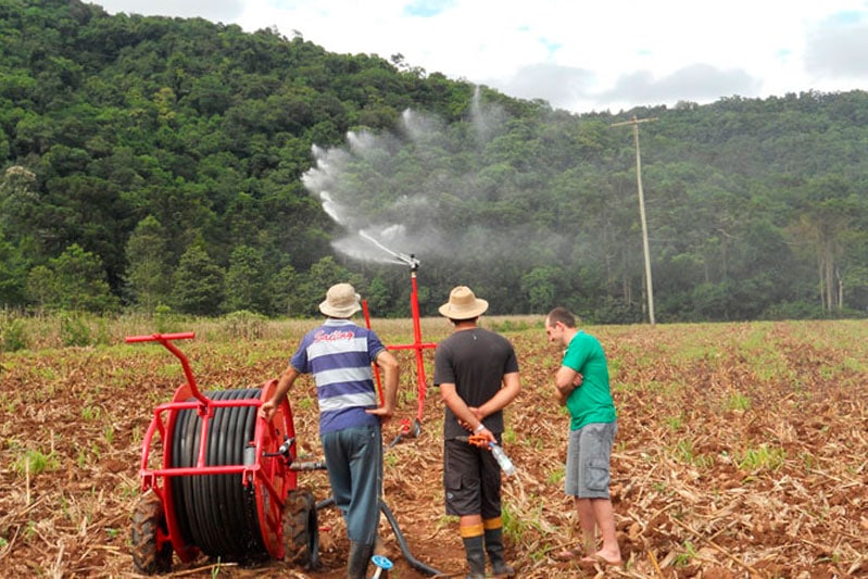 Irrigação automática de baixo custo: é possível economizar na produção agrícola?